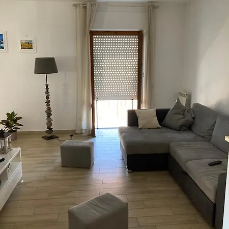Roland House Apartment *
